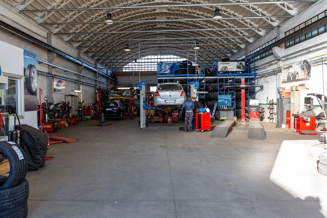 Images Euromaster Non Solo Gomme