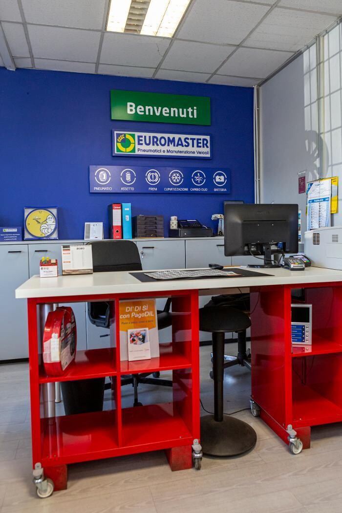 Images Euromaster Non Solo Gomme