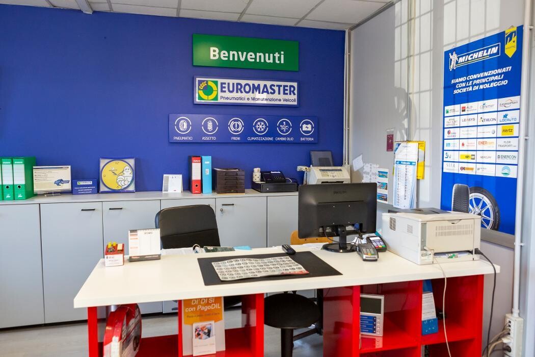 Images Euromaster Non Solo Gomme