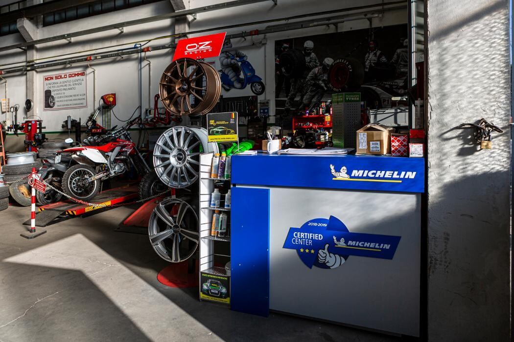 Images Euromaster Non Solo Gomme