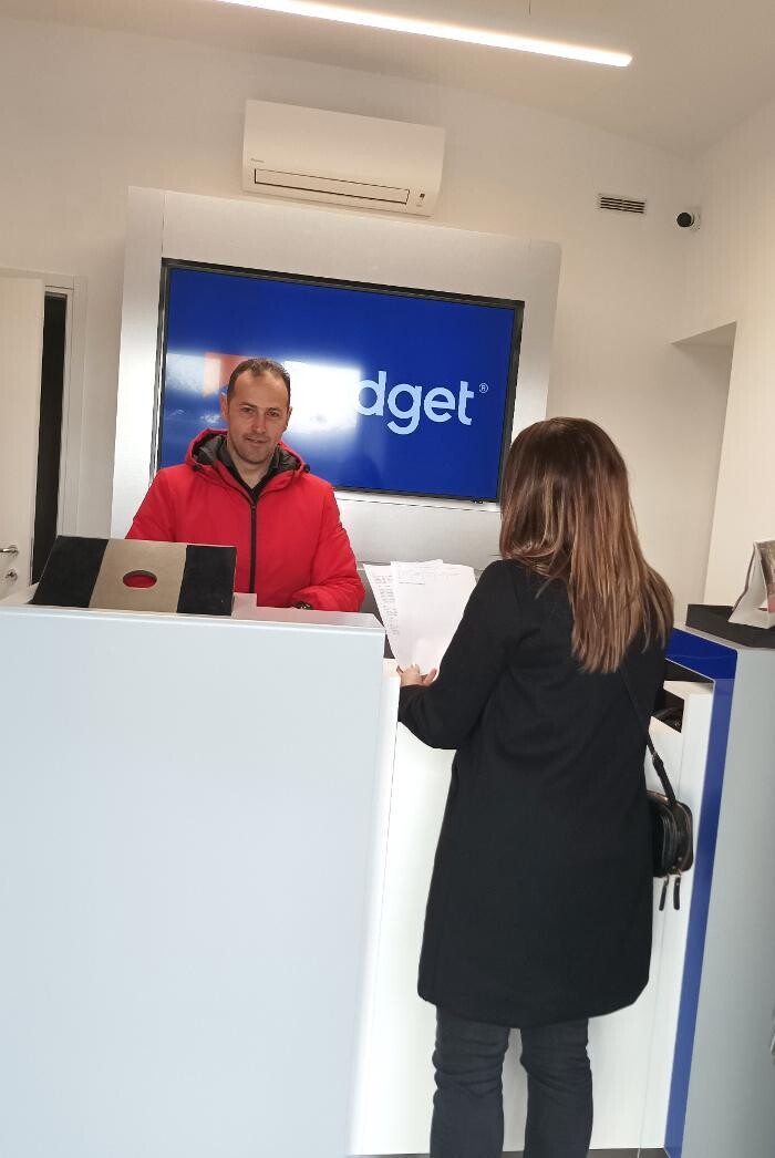 Images Budget Autonoleggio - Napoli