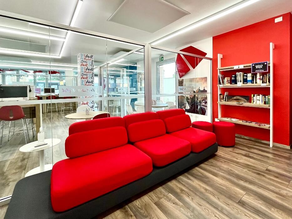 Images Wall Street English Piacenza
