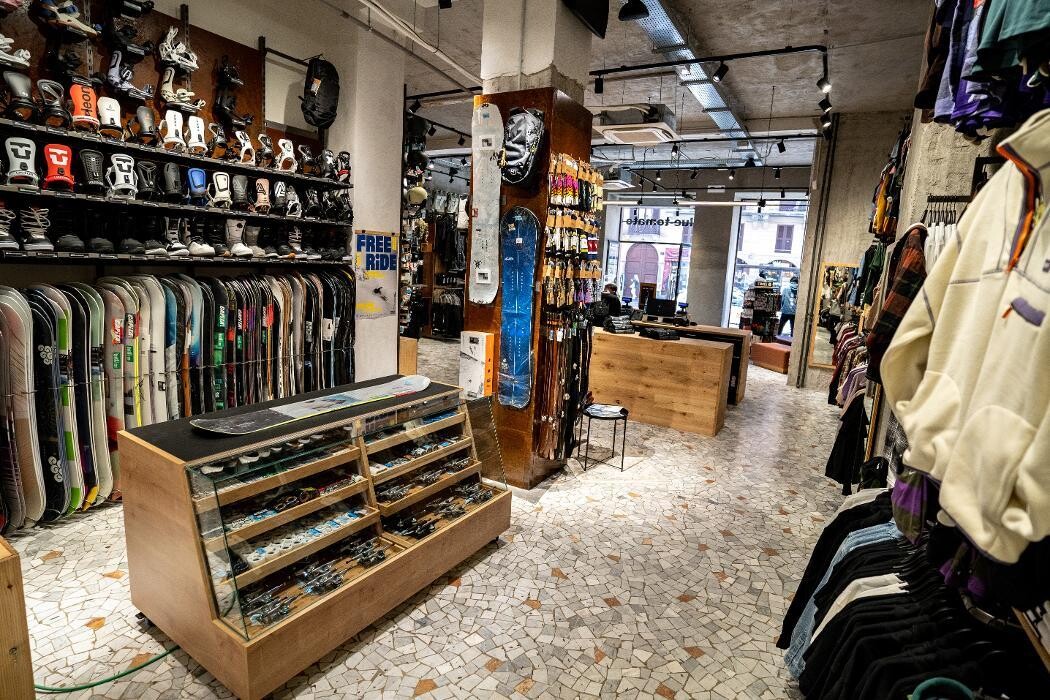 Images Blue Tomato Shop Milano