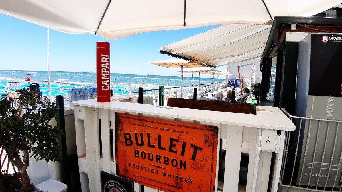 Images Golden Beach Bar