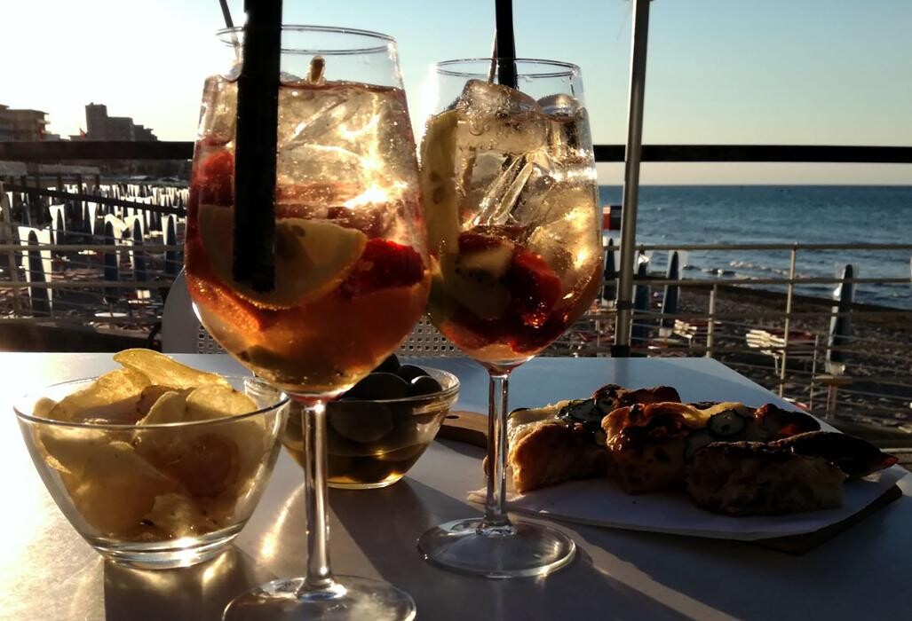 Images Golden Beach Bar