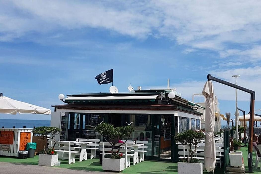 Images Golden Beach Bar