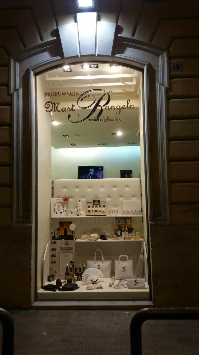 Images Profumeria Mastrangelo di Papapicco Angela