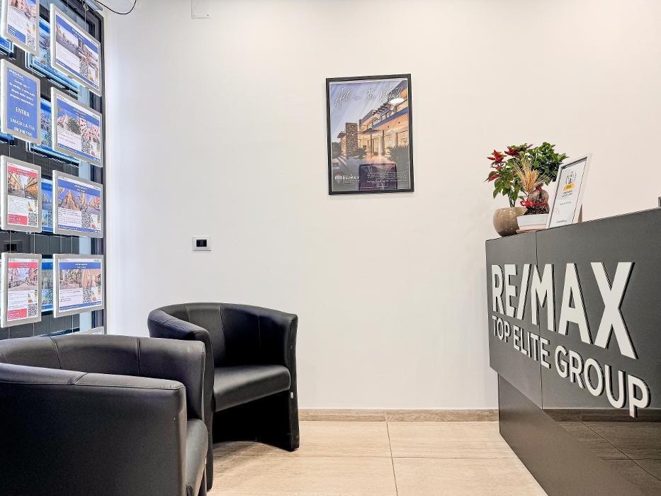 Images RE/MAX Top Elite