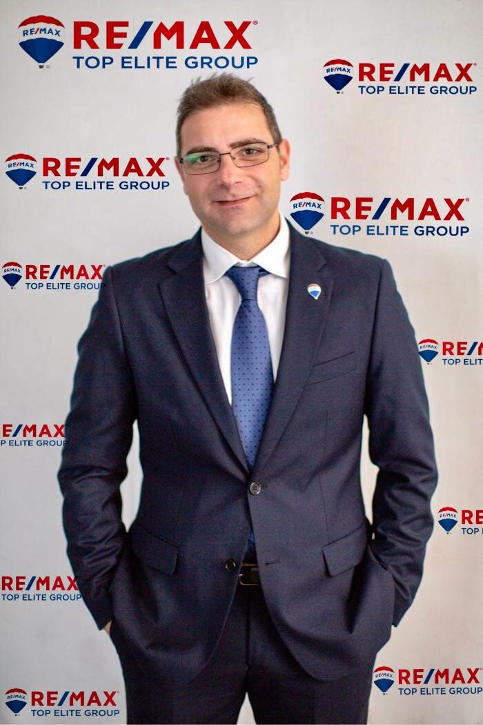 Images RE/MAX Top Elite
