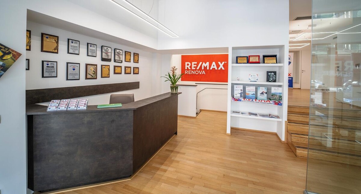 Images RE/MAX Renova 2