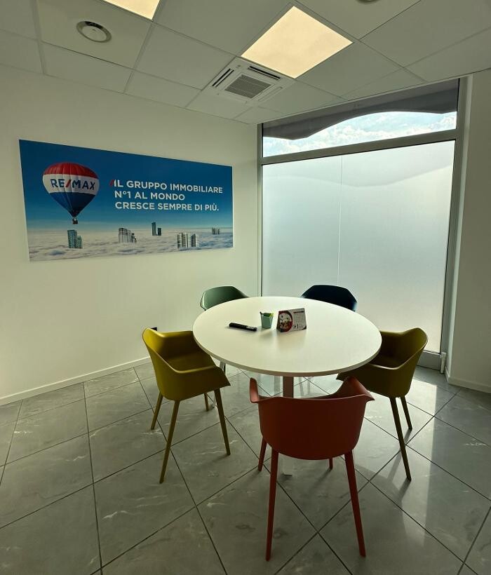 Images RE/MAX Orange 5