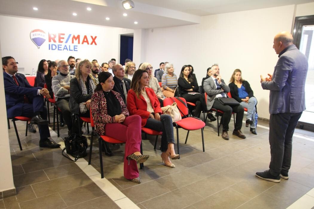 Images RE/MAX Ideale