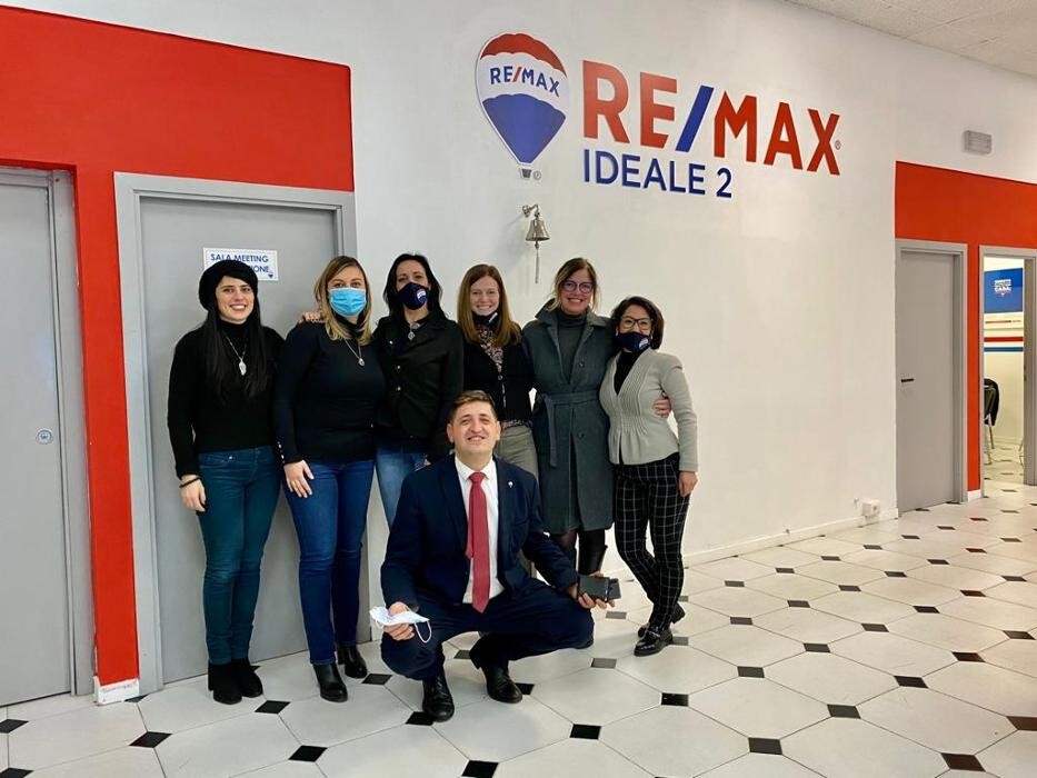 Images RE/MAX Ideale