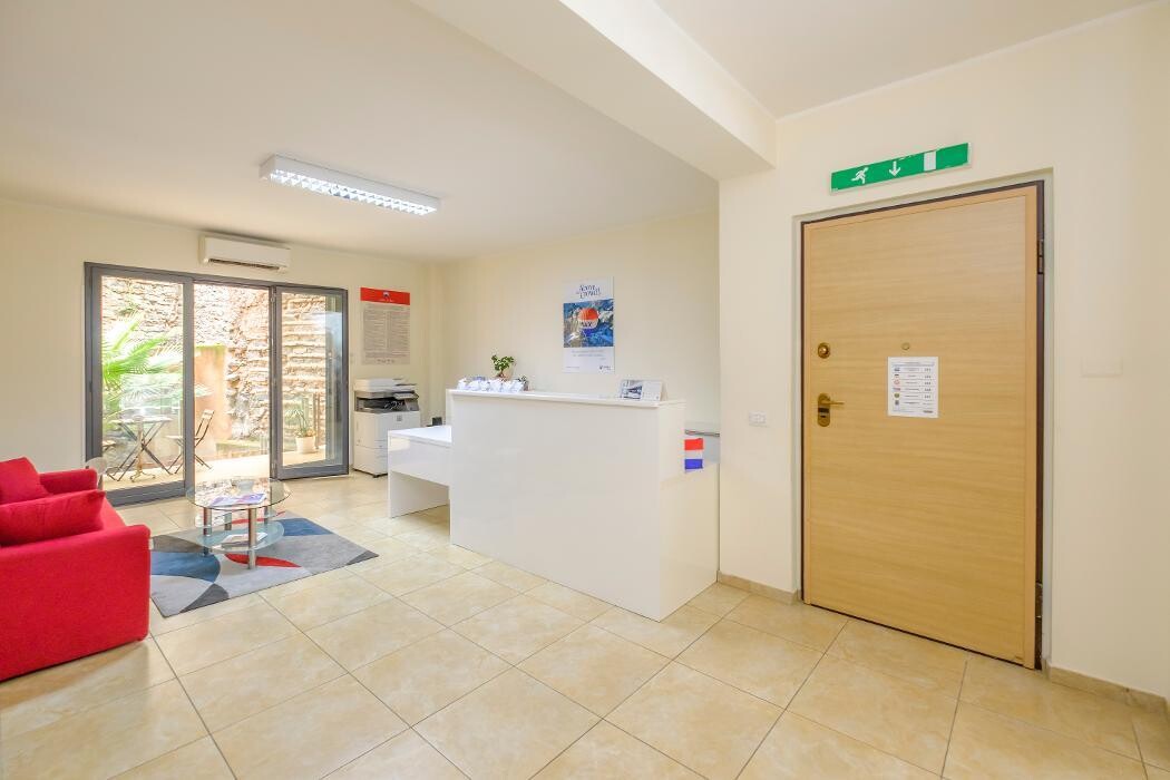 Images RE/MAX City Home 2