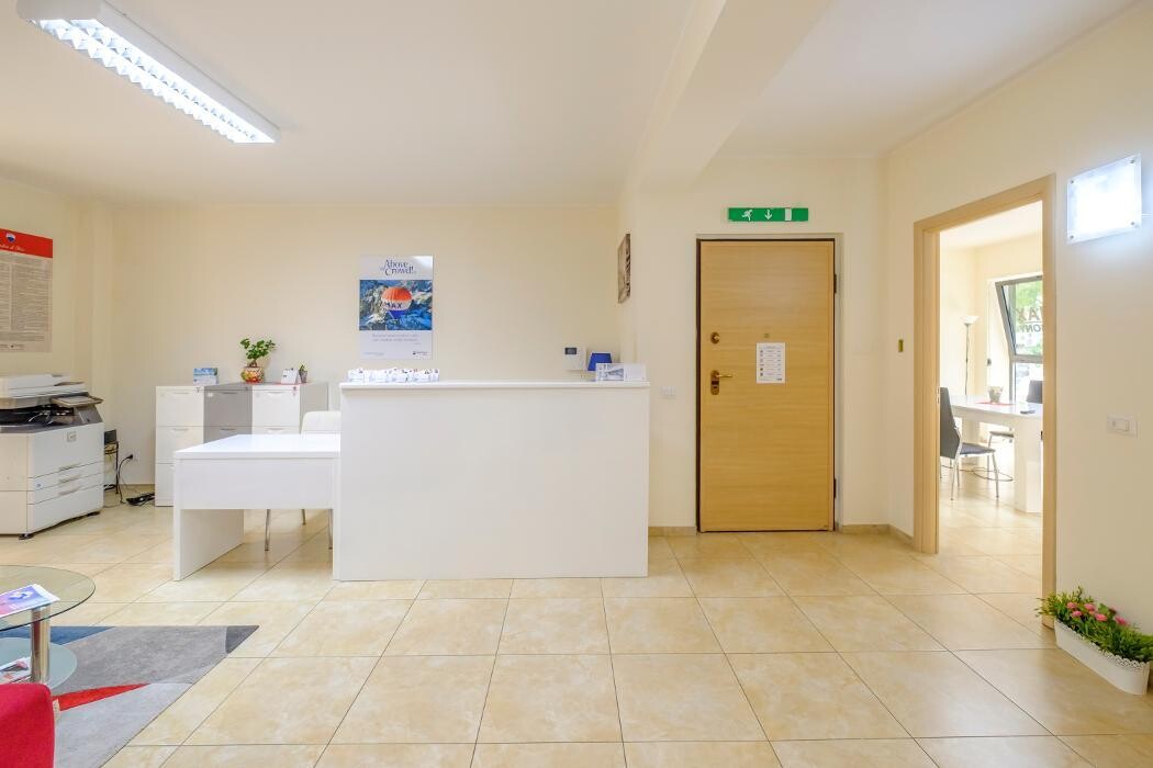 Images RE/MAX City Home 2