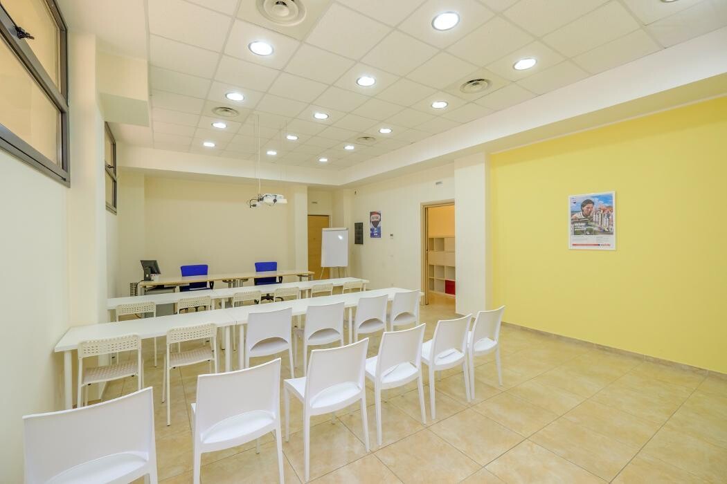 Images RE/MAX City Home 2