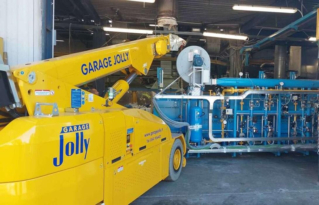 Images Garage Jolly - Noleggio autogru e piattaforme aeree