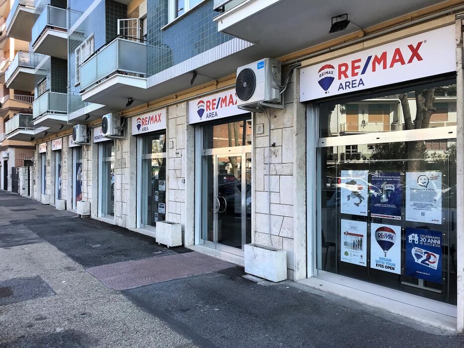 Images RE/MAX Area