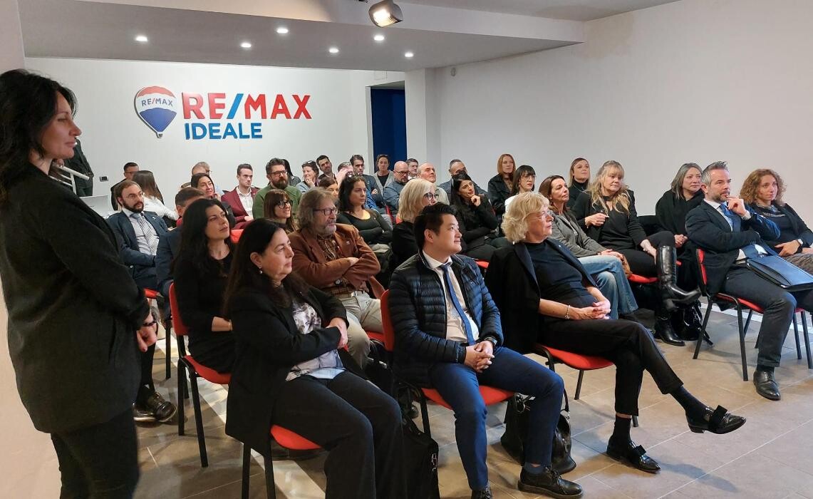 Images RE/MAX Ideale 2
