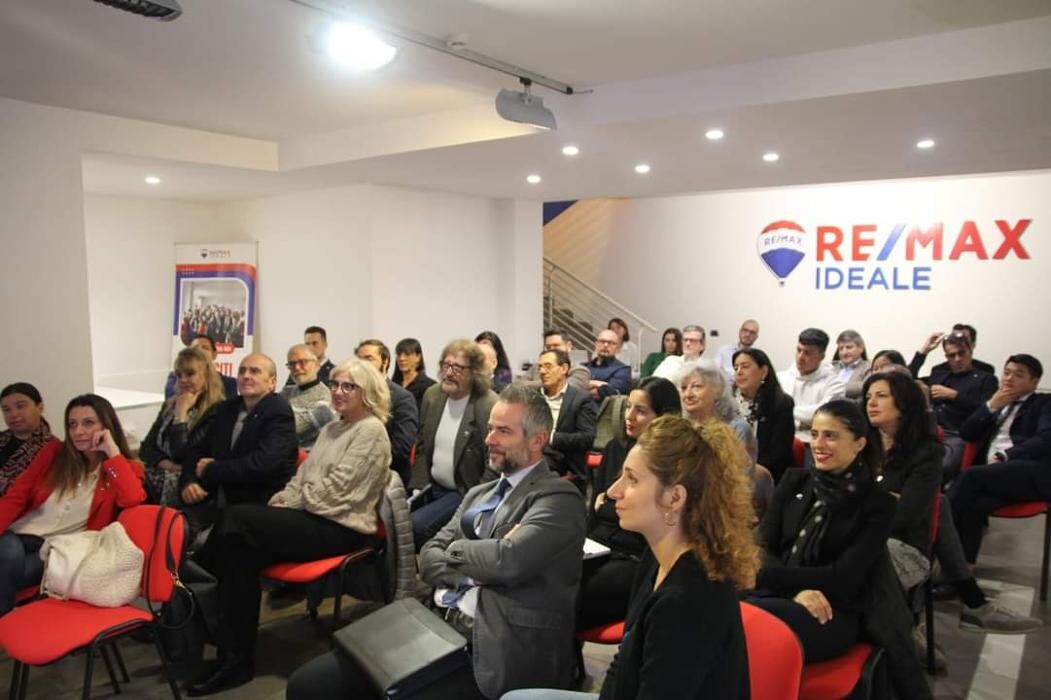 Images RE/MAX Ideale 2