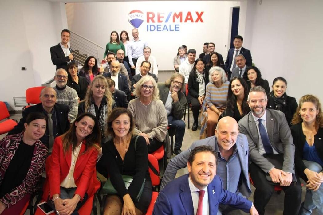 Images RE/MAX Ideale 2