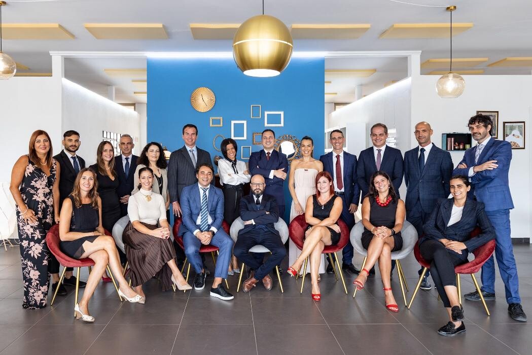 Images RE/MAX Mistral 3