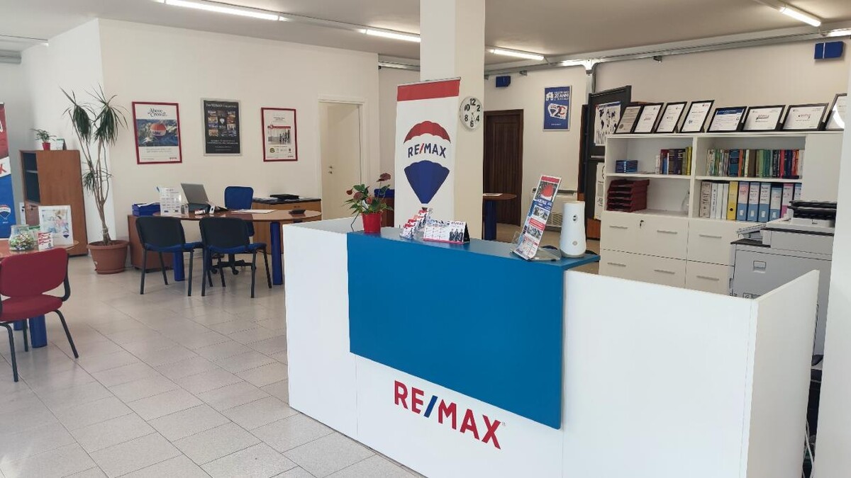 Images RE/MAX Casamia 2