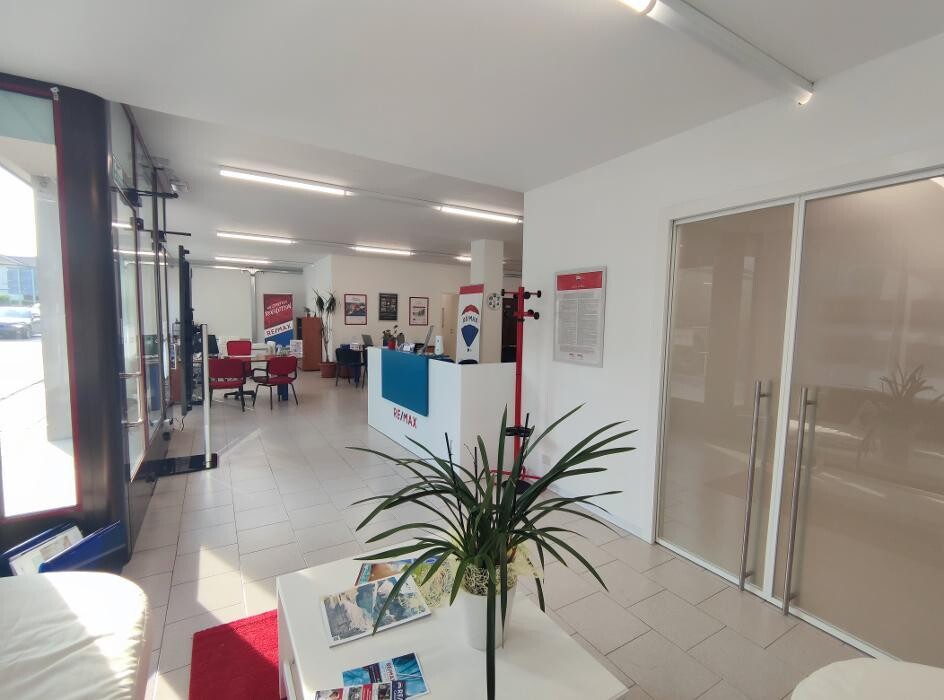 Images RE/MAX Casamia 2