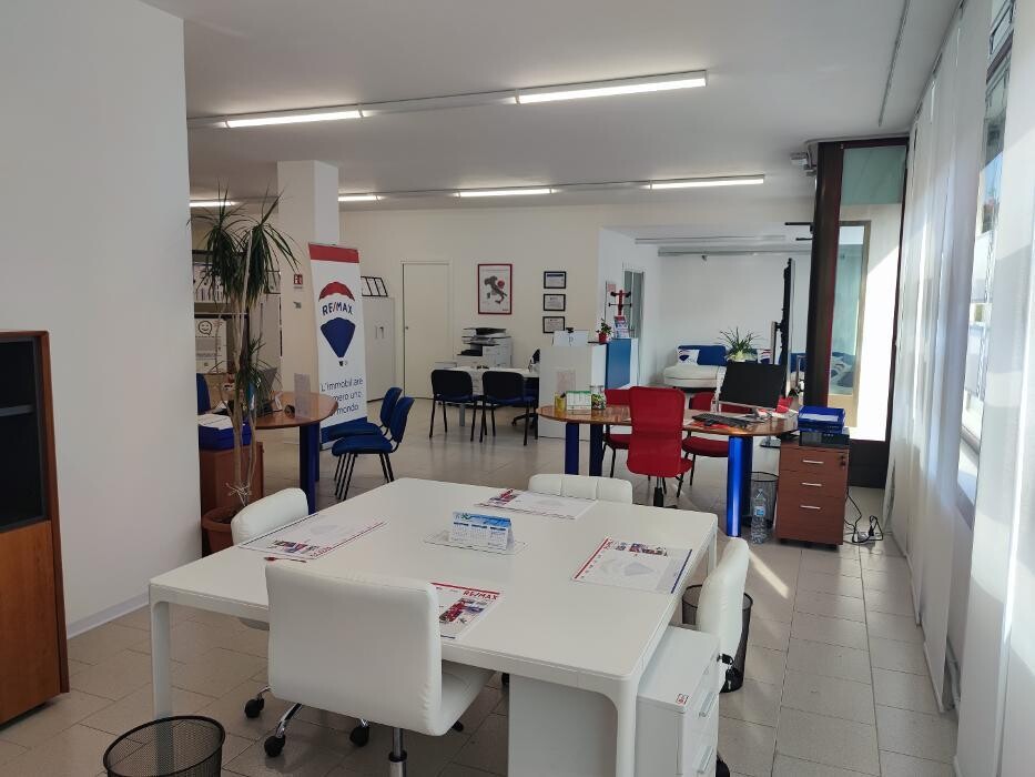 Images RE/MAX Casamia 2