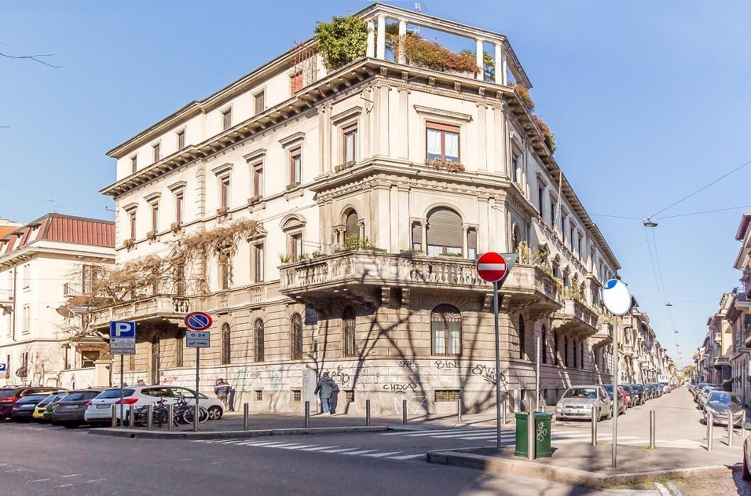 Images RE/MAX Associati Real Estate