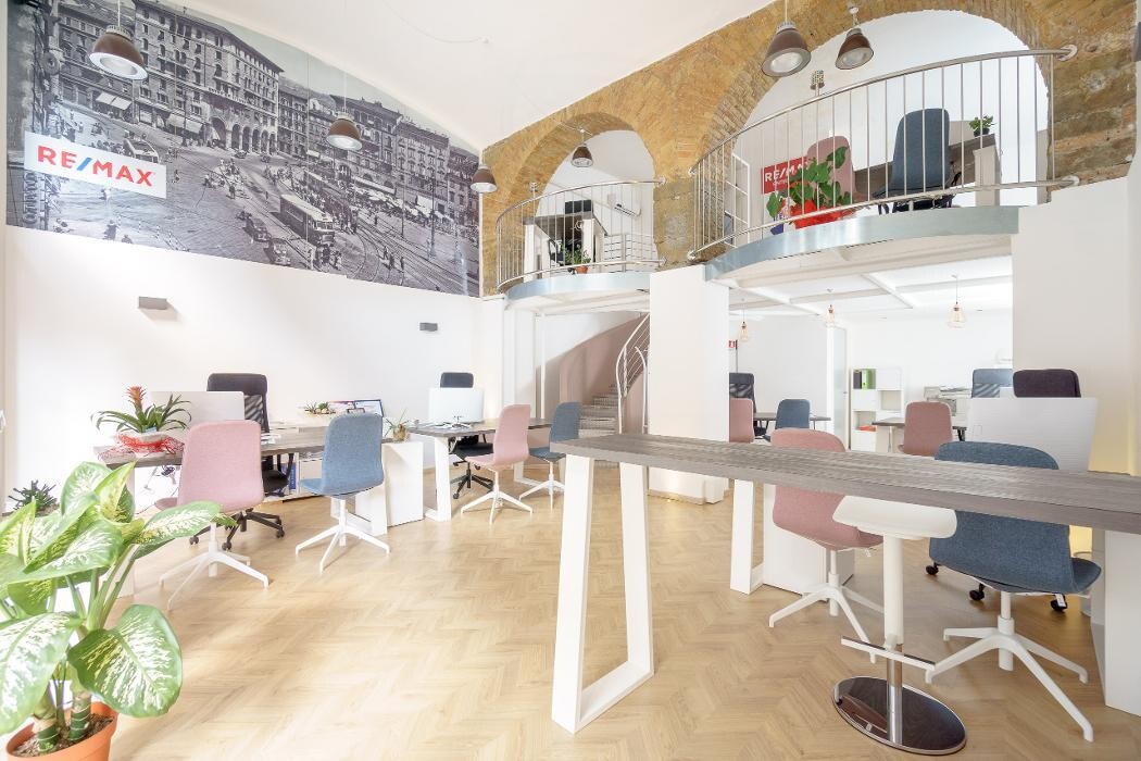 Images RE/MAX Enterprise 2