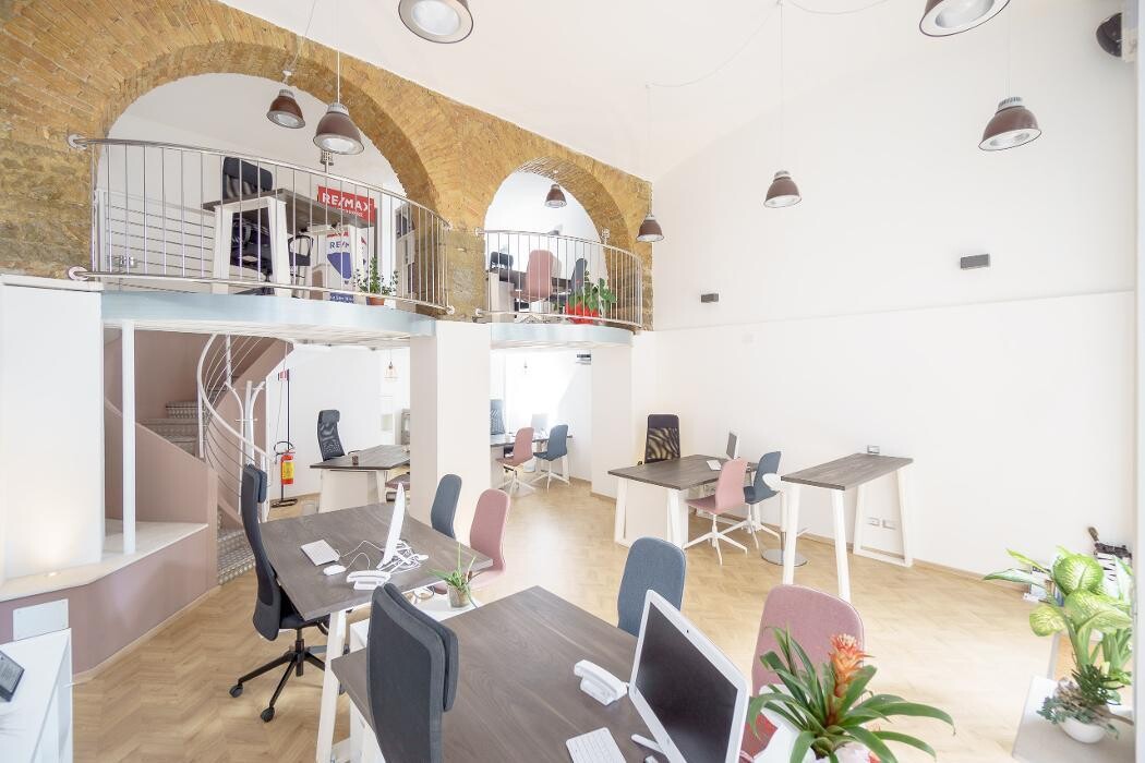 Images RE/MAX Enterprise 2