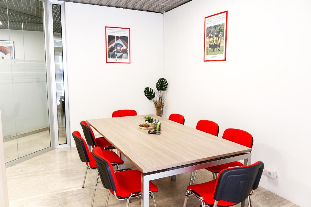 Images RE/MAX Class 2