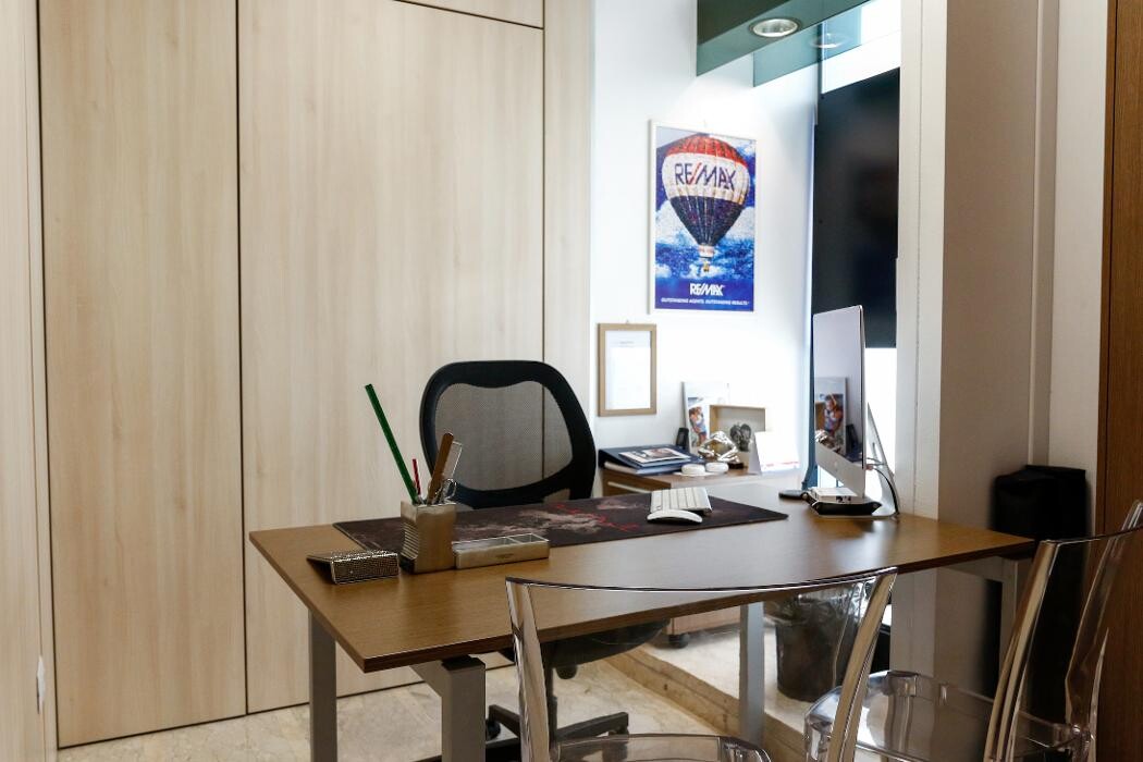 Images RE/MAX Class 2