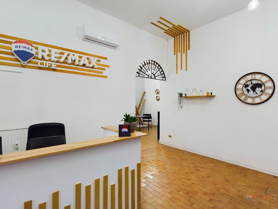 Images RE/MAX Life