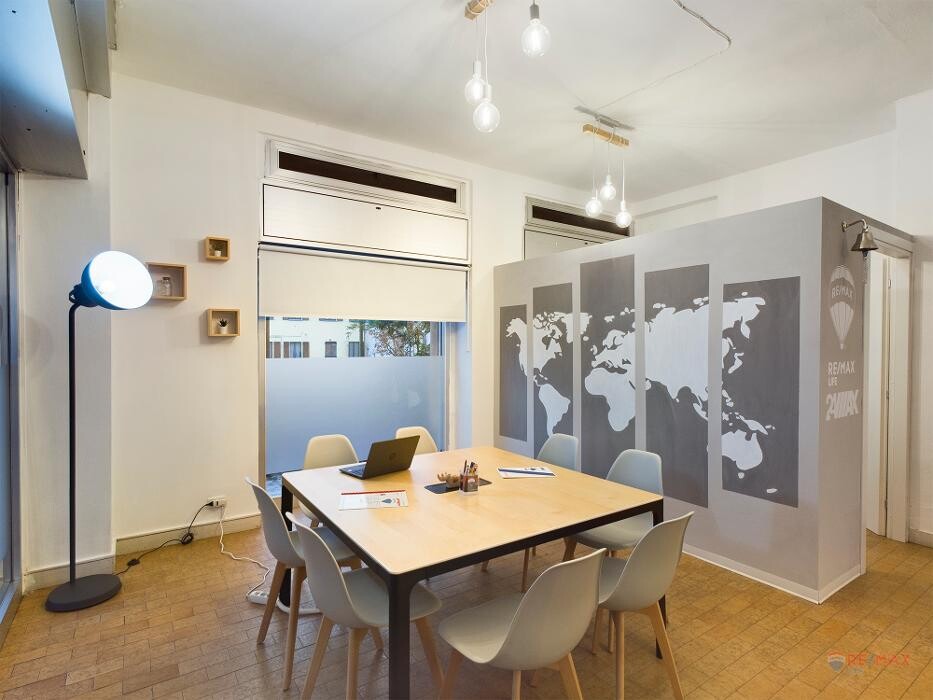 Images RE/MAX Life