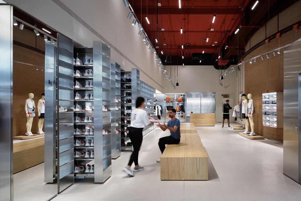 Images On Flagship Store Milan Vittorio Emanuele