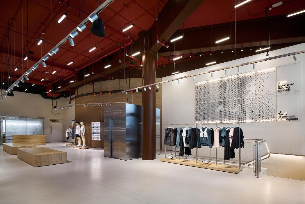 Images On Flagship Store Milan Vittorio Emanuele