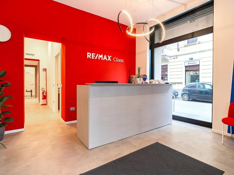 Images RE/MAX Class 7