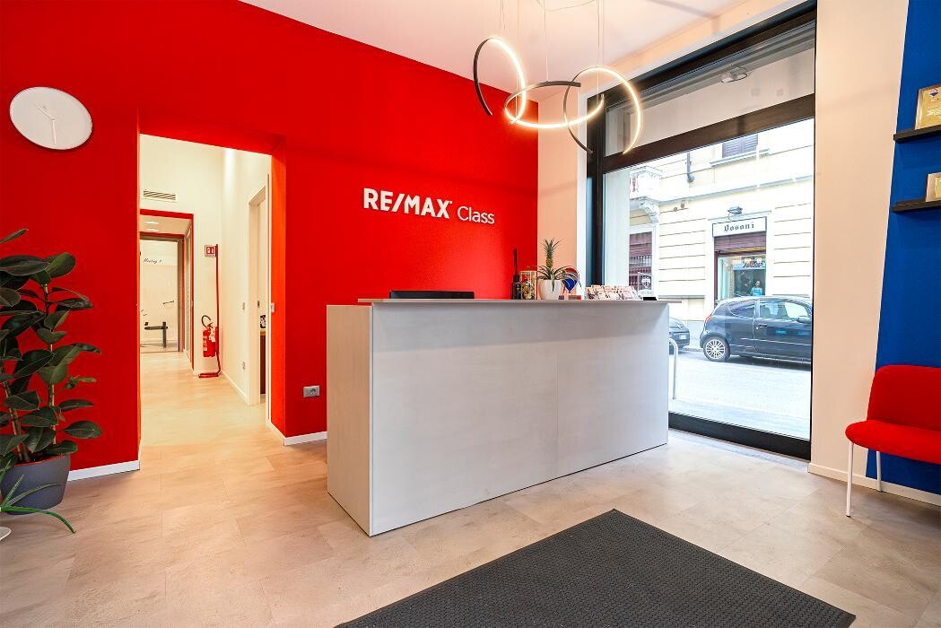 Images RE/MAX Class 7