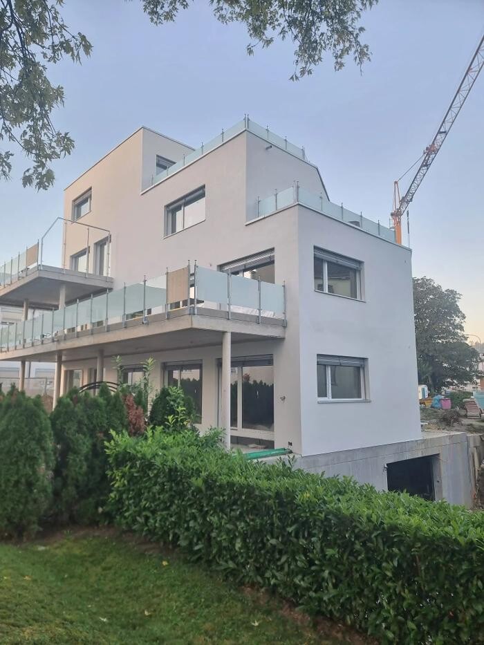 Images C.V.C. Real Estate srl