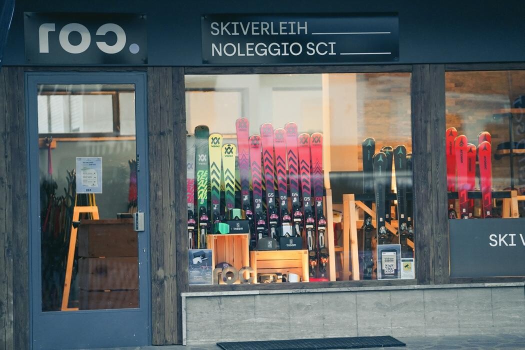 Images Ski Rental | Ski Verleih | Noleggio Sci - "ROC Rental & Shop" at Kronplatz