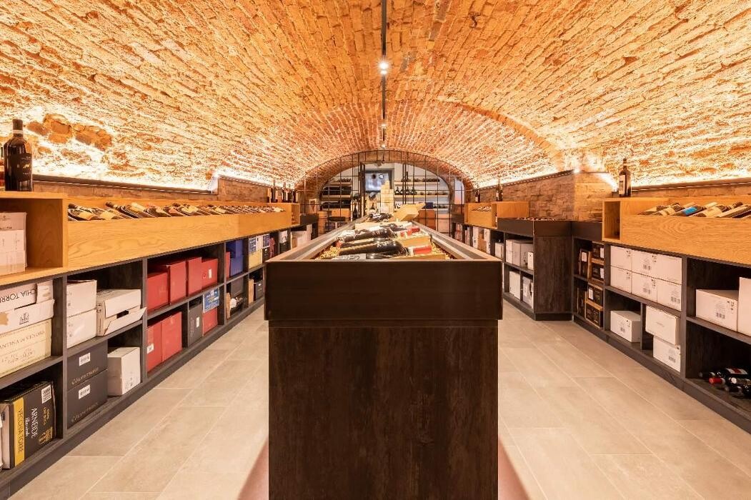 Images Enoteca Vinai del Borgo