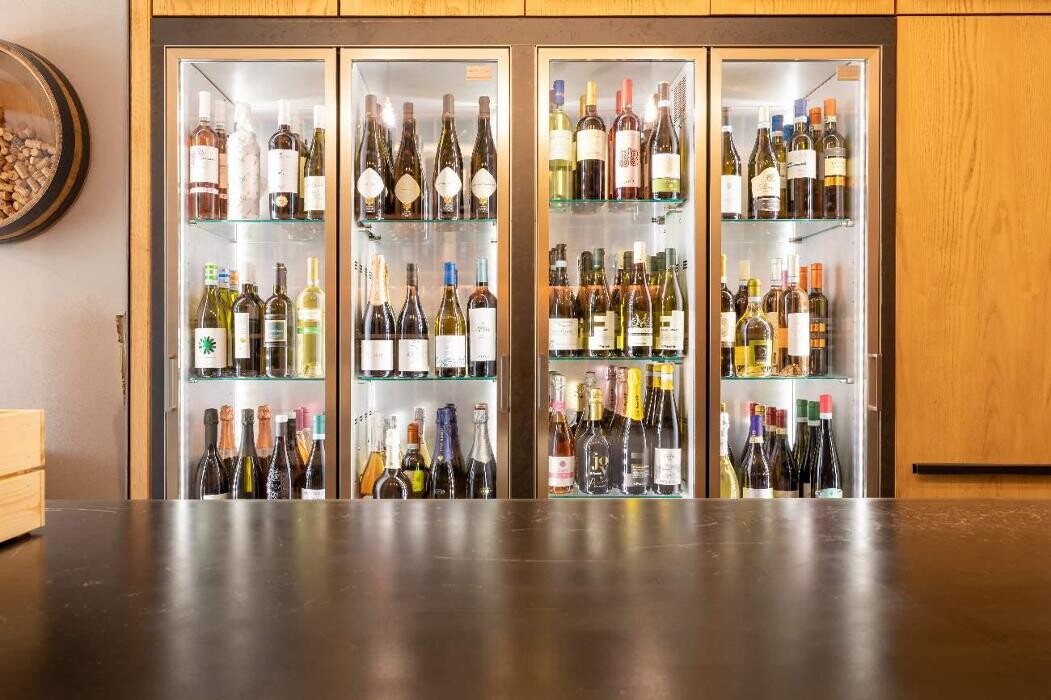 Images Enoteca Vinai del Borgo