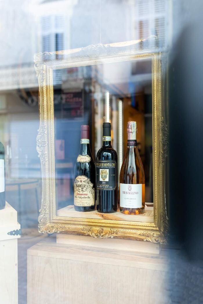 Images Enoteca Vinai del Borgo