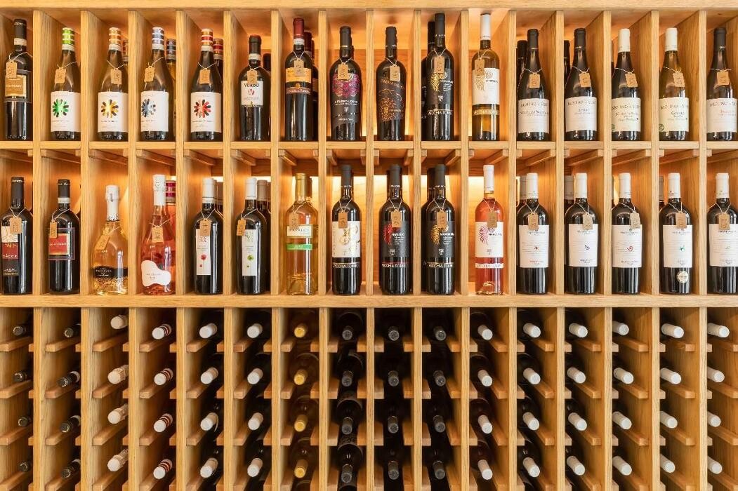 Images Enoteca Vinai del Borgo