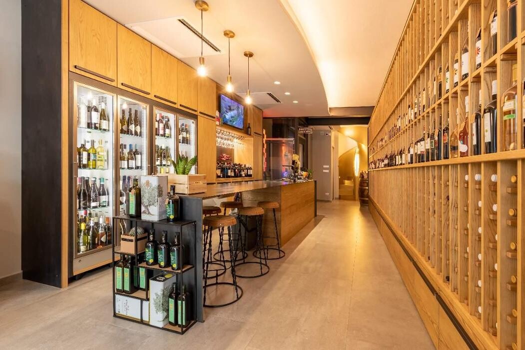 Images Enoteca Vinai del Borgo