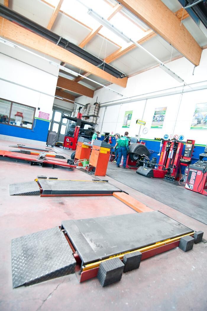 Images Euromaster Tirol Pneus