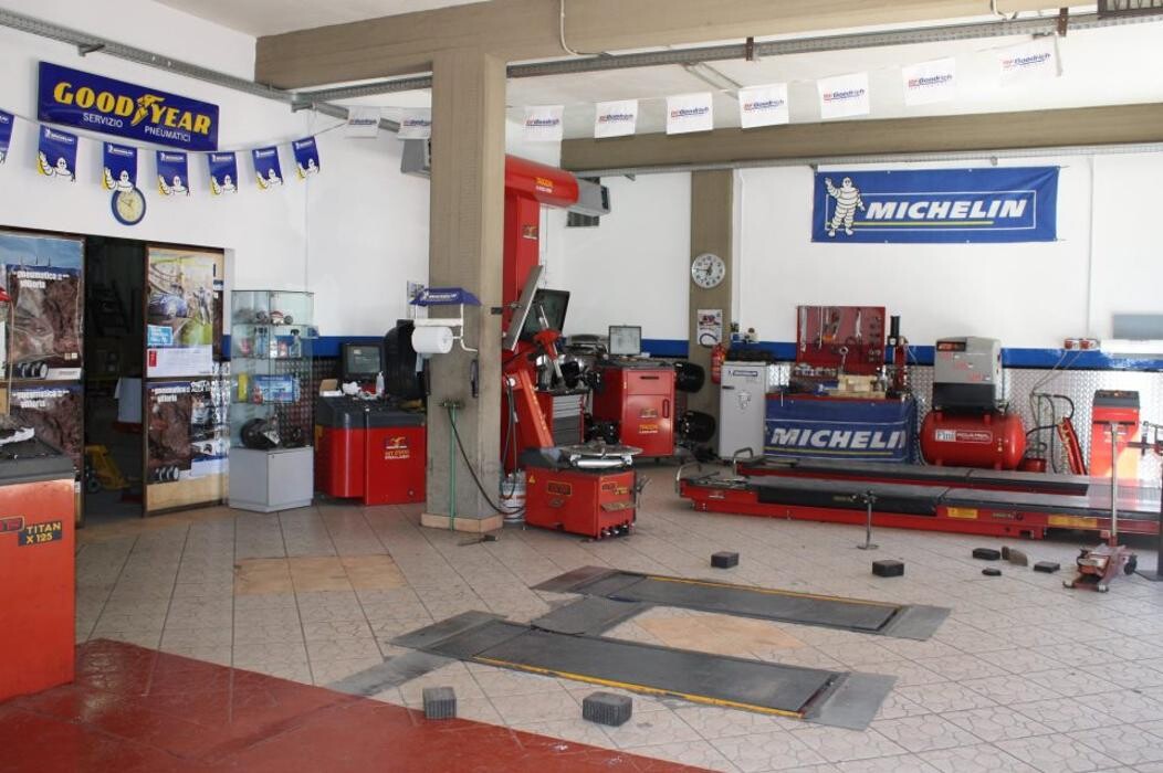 Images Mediasat Srl - Centro First Stop