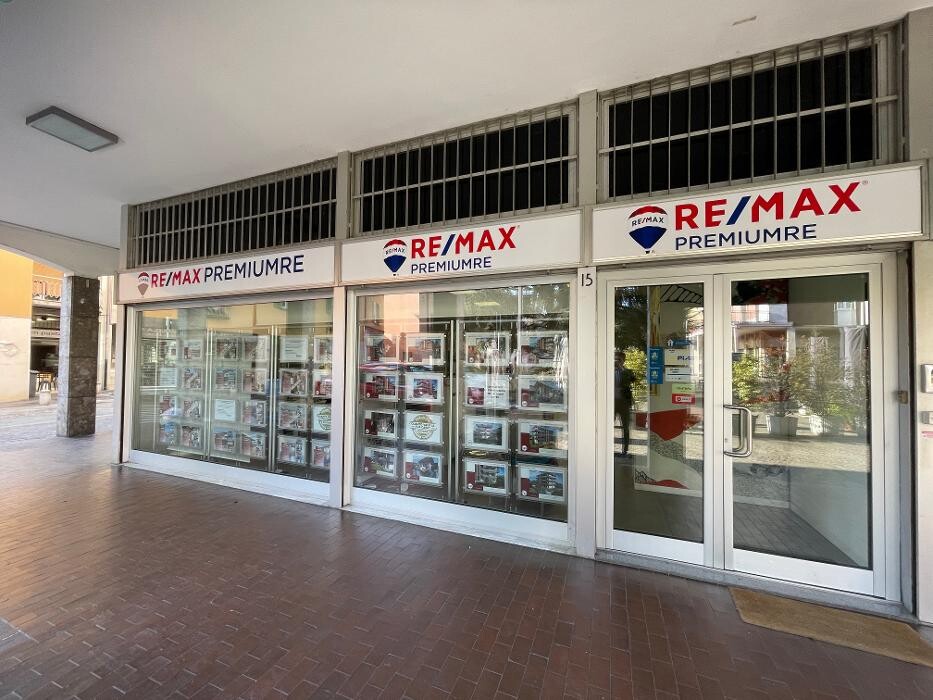 Images RE/MAX PremiumRE